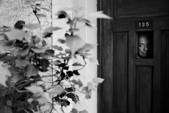 Roberto JUARROZ chez Lui. Photo: © Daniel Mordzinski.